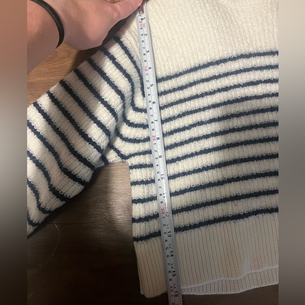 Aritzia Wilfred Maria Cropped sweater - Picture 5 of 6
